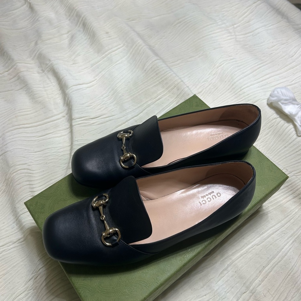 Gucci Black Leather Loafers for Women